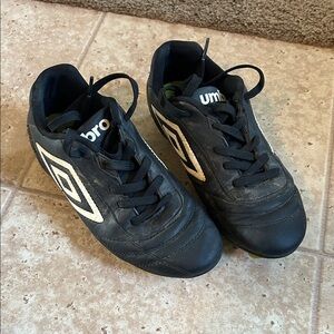 Umbro Black and White Soccer Shoes